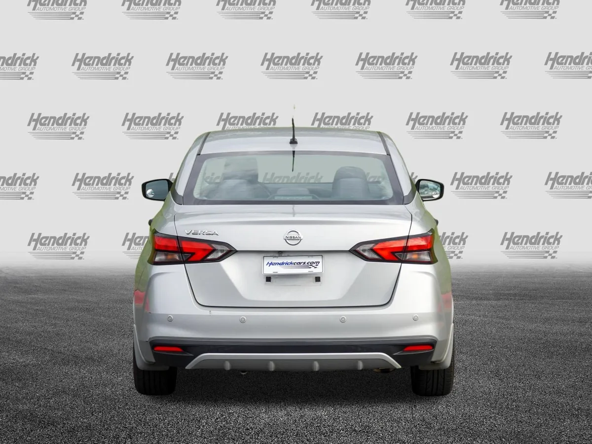 2020 Nissan Versa S thumbnail 6
