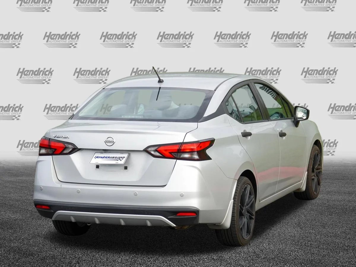 2020 Nissan Versa S thumbnail 7