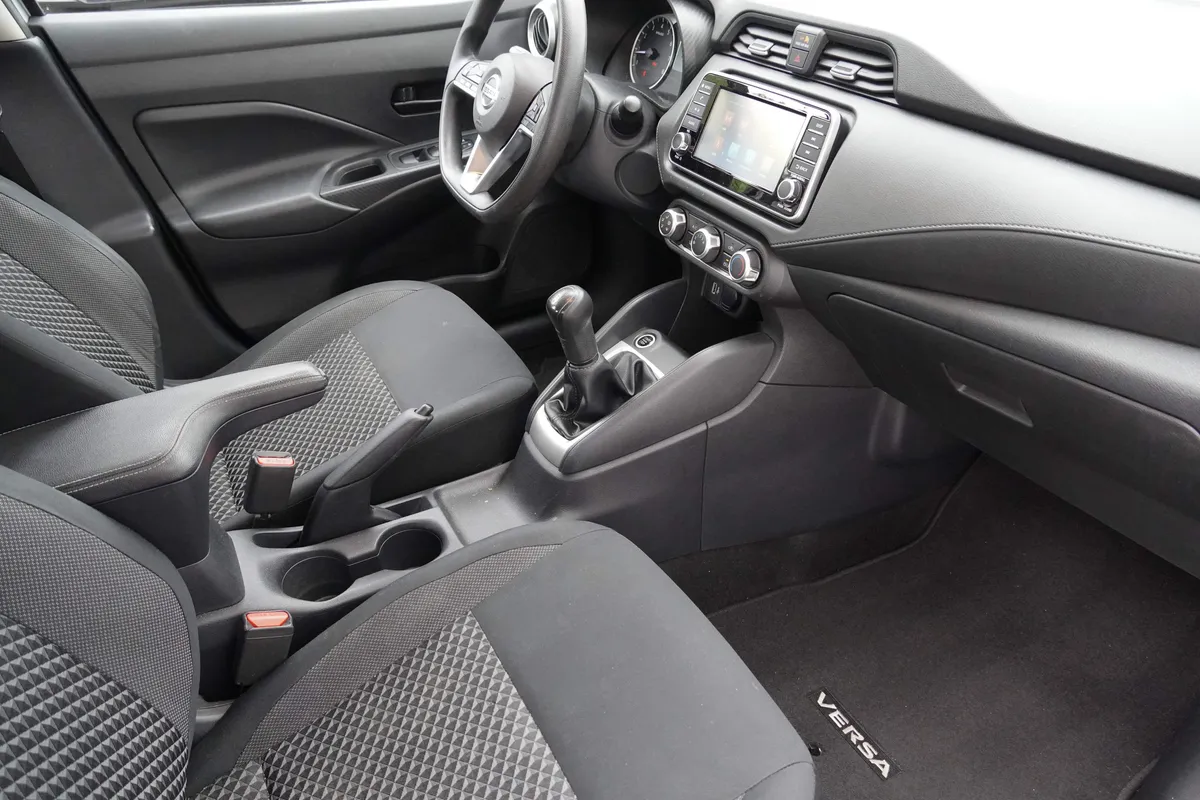 2020 Nissan Versa S thumbnail 9
