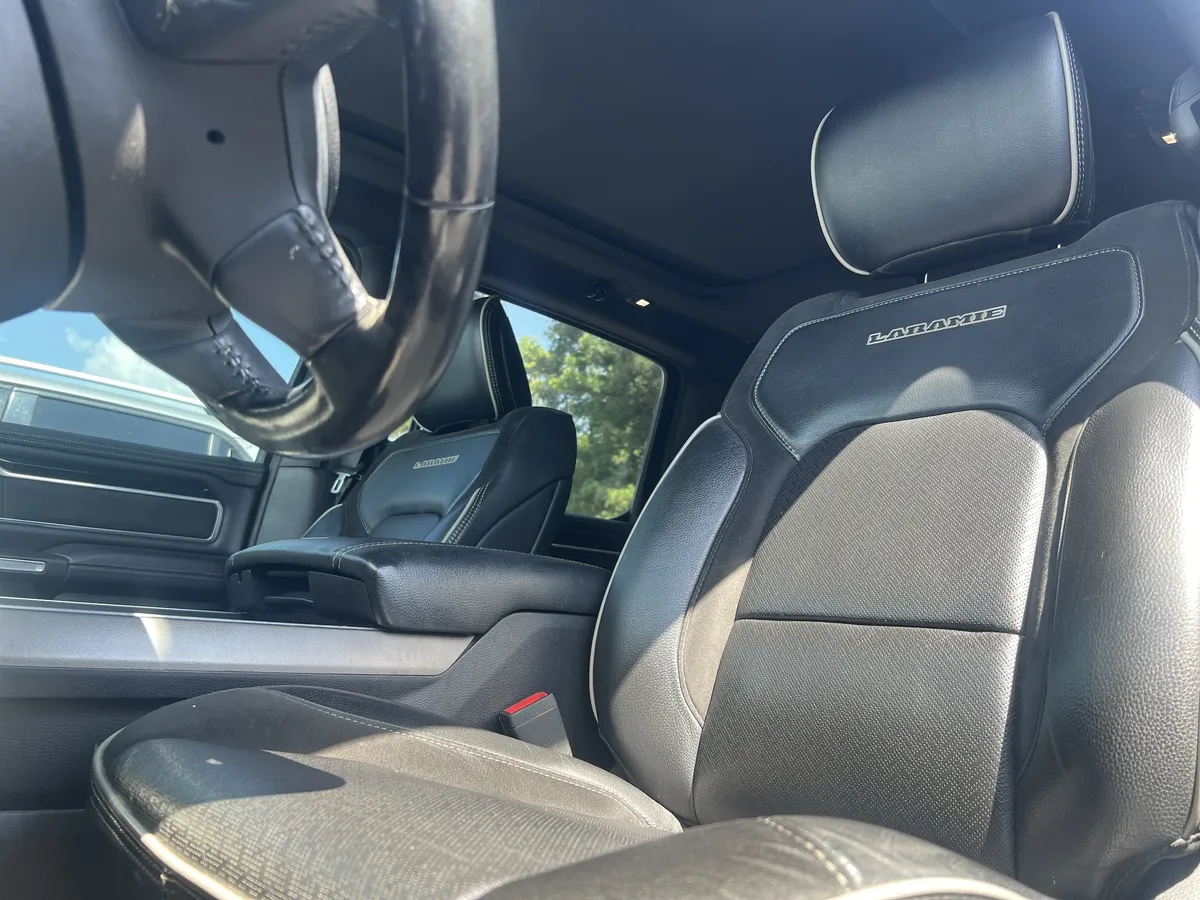 2020 Ram 1500 Laramie thumbnail 3