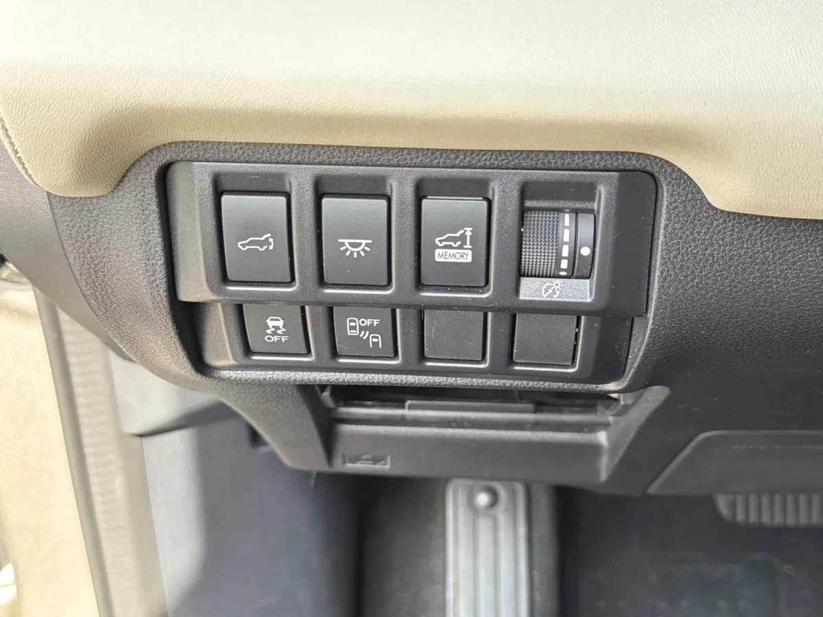 2020 Subaru Ascent Limited 7-Passenger thumbnail 18