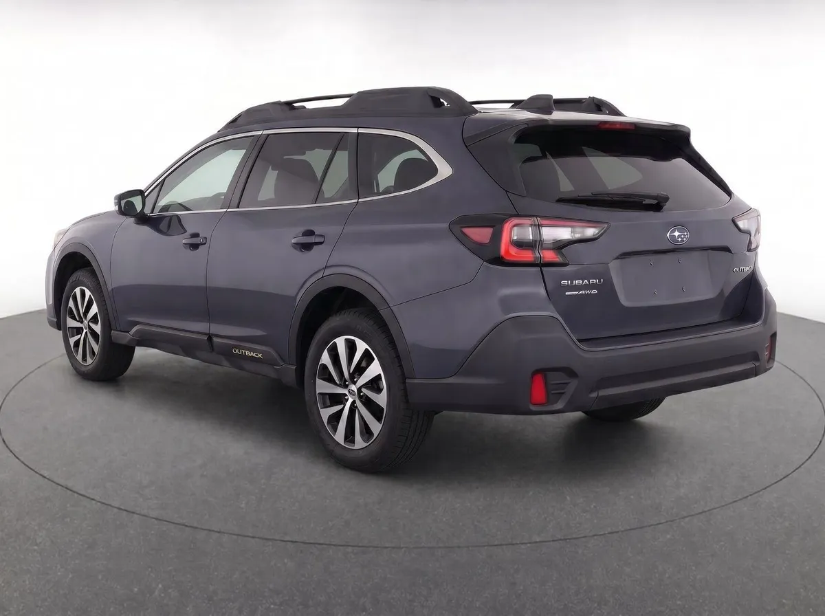 2020 Subaru Outback Premium thumbnail 3