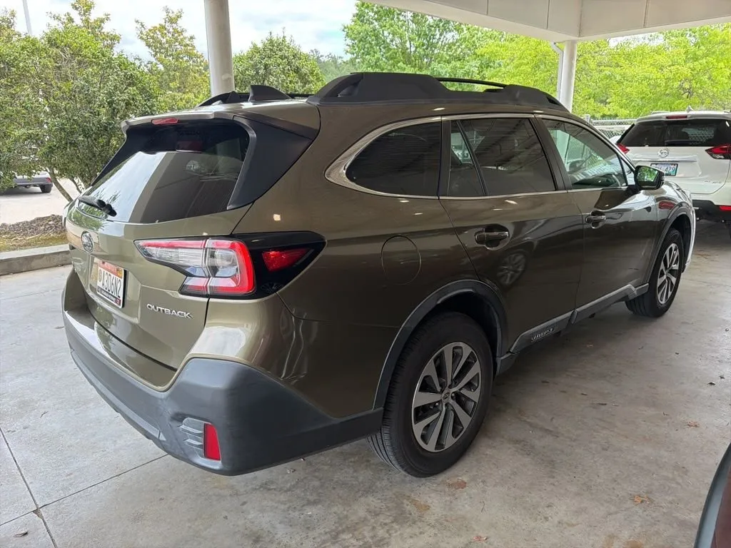 2020 Subaru Outback Premium thumbnail 3