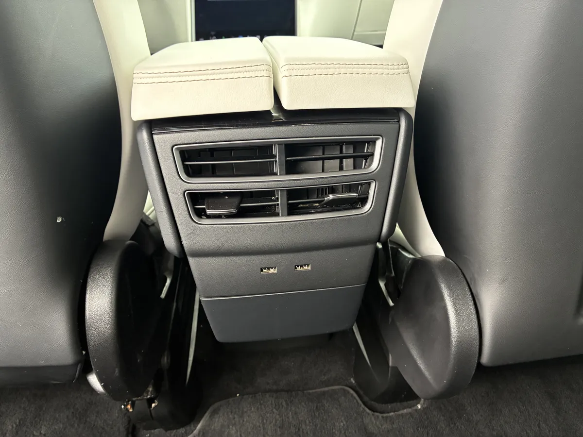 2020 Tesla Model X Long Range thumbnail 15