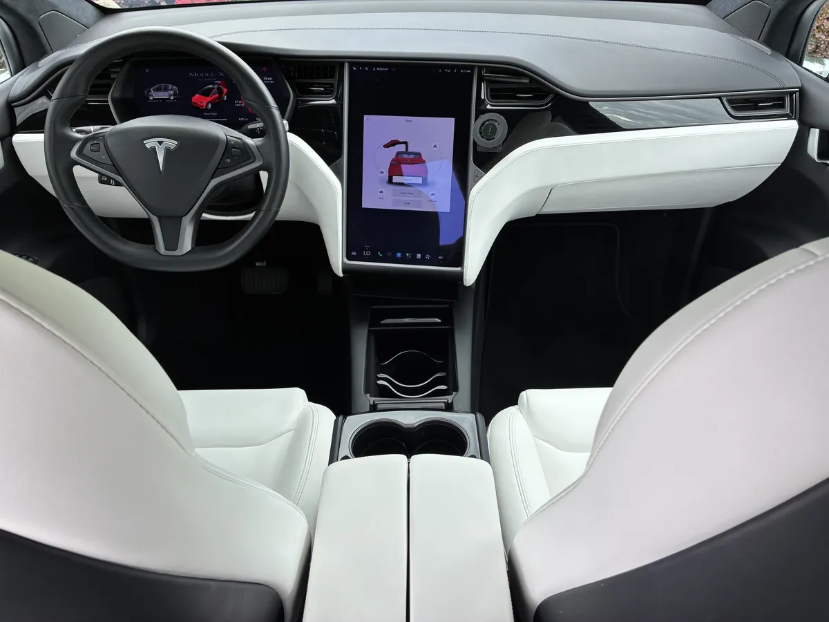 2020 Tesla Model X Long Range thumbnail 16