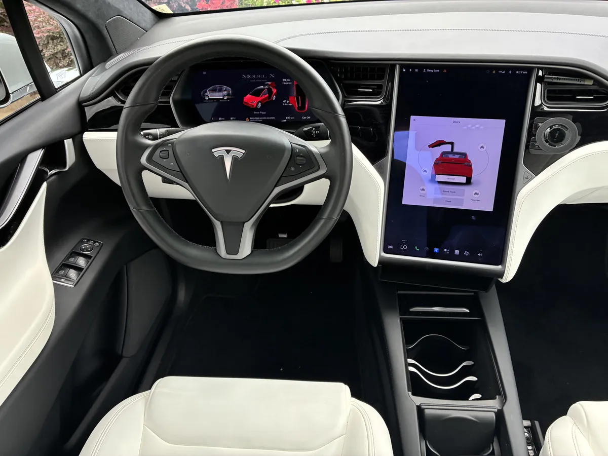 2020 Tesla Model X Long Range thumbnail 18