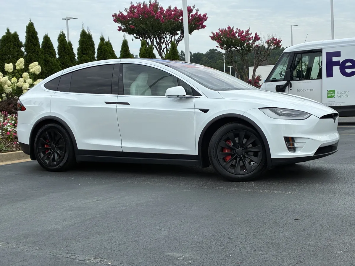 2020 Tesla Model X Long Range thumbnail 2