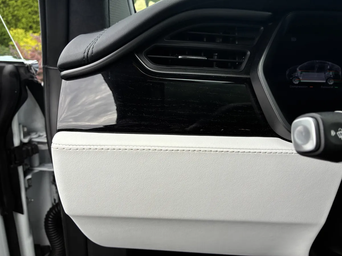 2020 Tesla Model X Long Range thumbnail 24