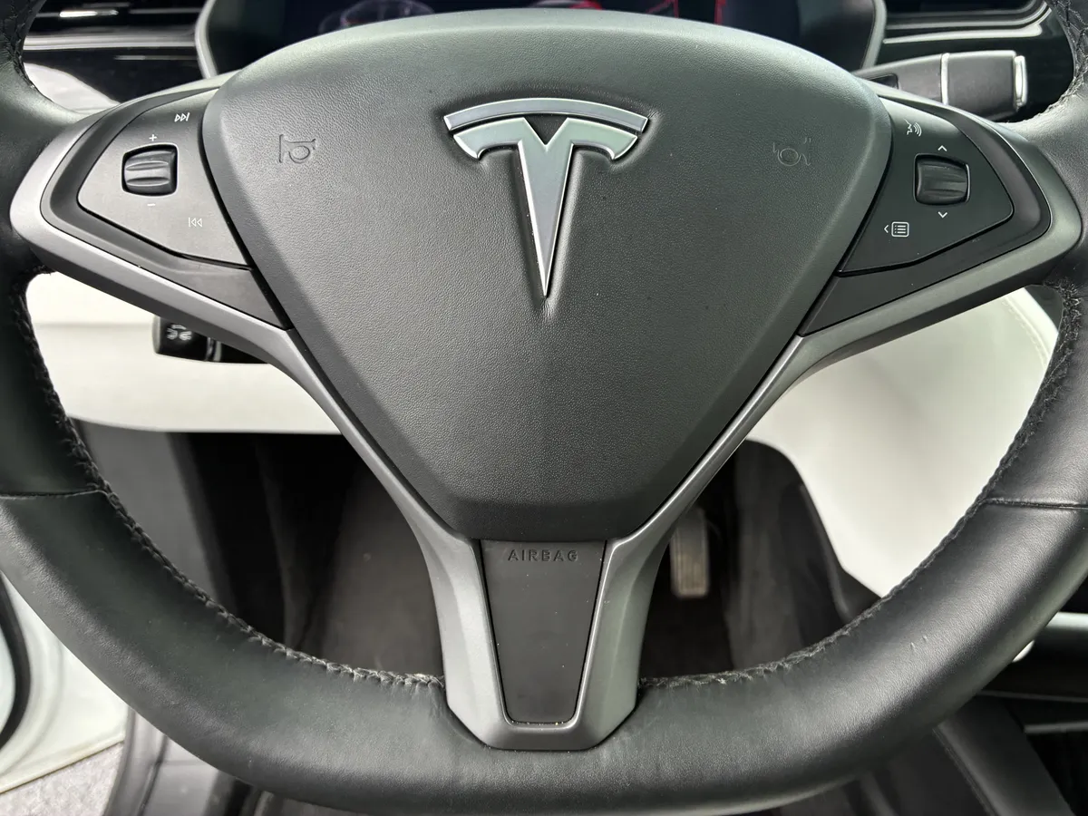 2020 Tesla Model X Long Range thumbnail 25