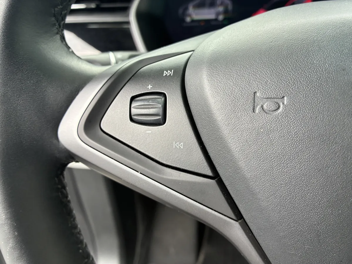 2020 Tesla Model X Long Range thumbnail 27