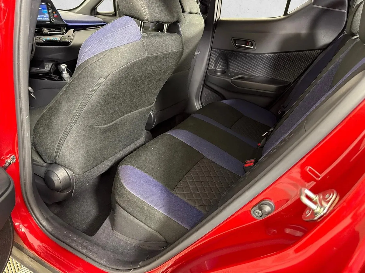2020 Toyota C-HR XLE thumbnail 20