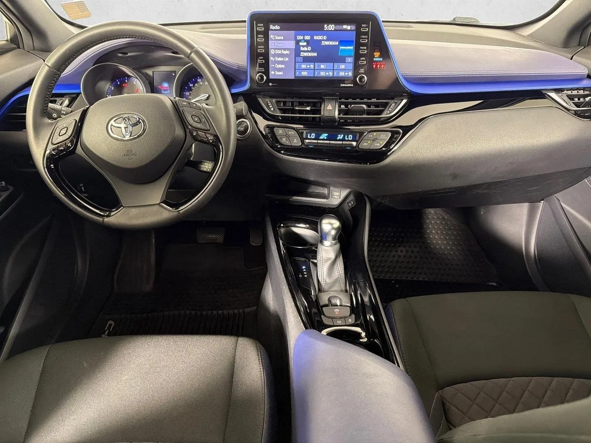 2020 Toyota C-HR XLE thumbnail 22