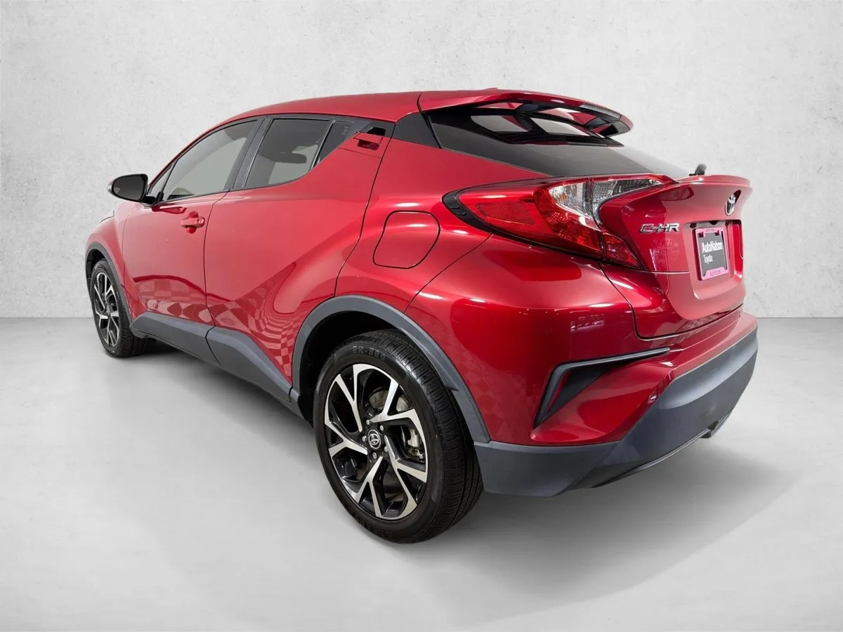 2020 Toyota C-HR XLE thumbnail 5