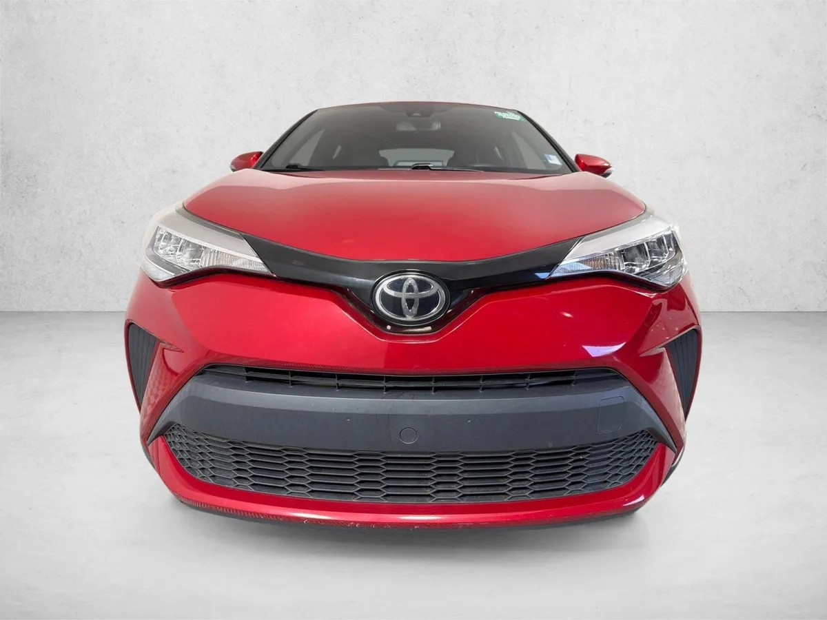 2020 Toyota C-HR XLE thumbnail 8