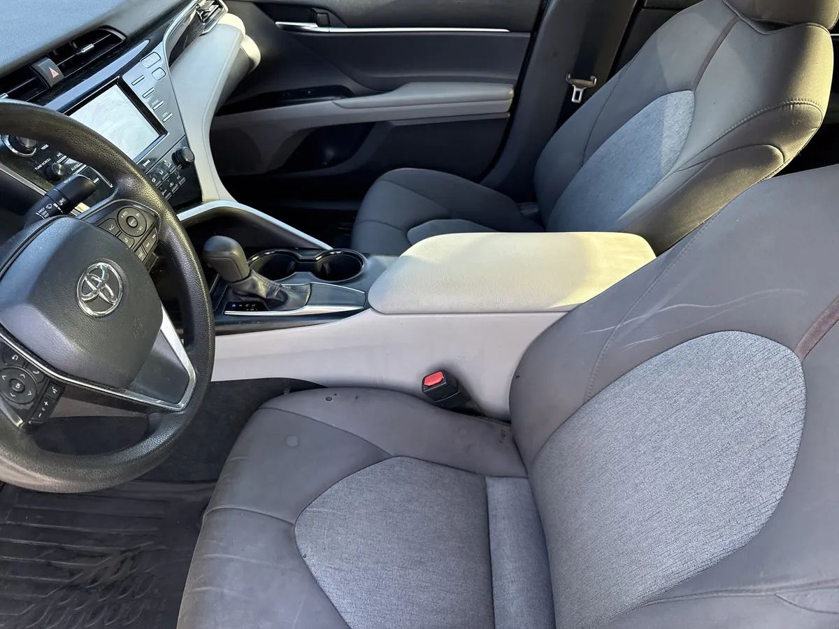 2020 Toyota Camry LE thumbnail 11