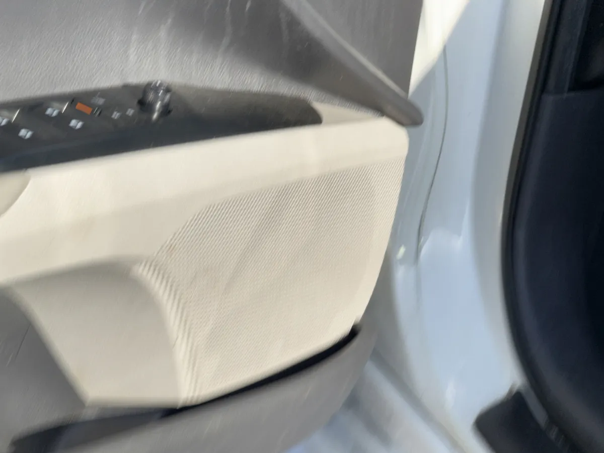 2020 Toyota Camry LE thumbnail 15