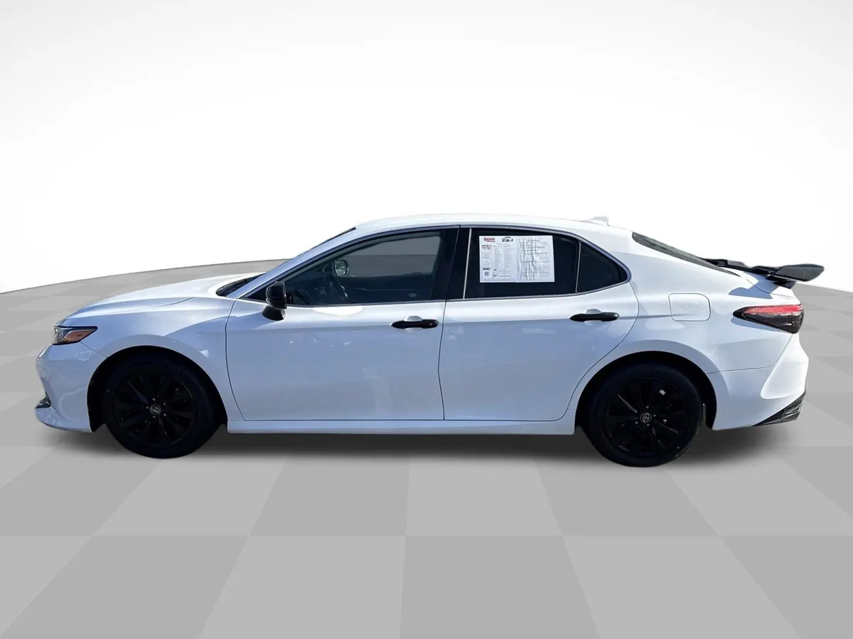 2020 Toyota Camry LE thumbnail 5