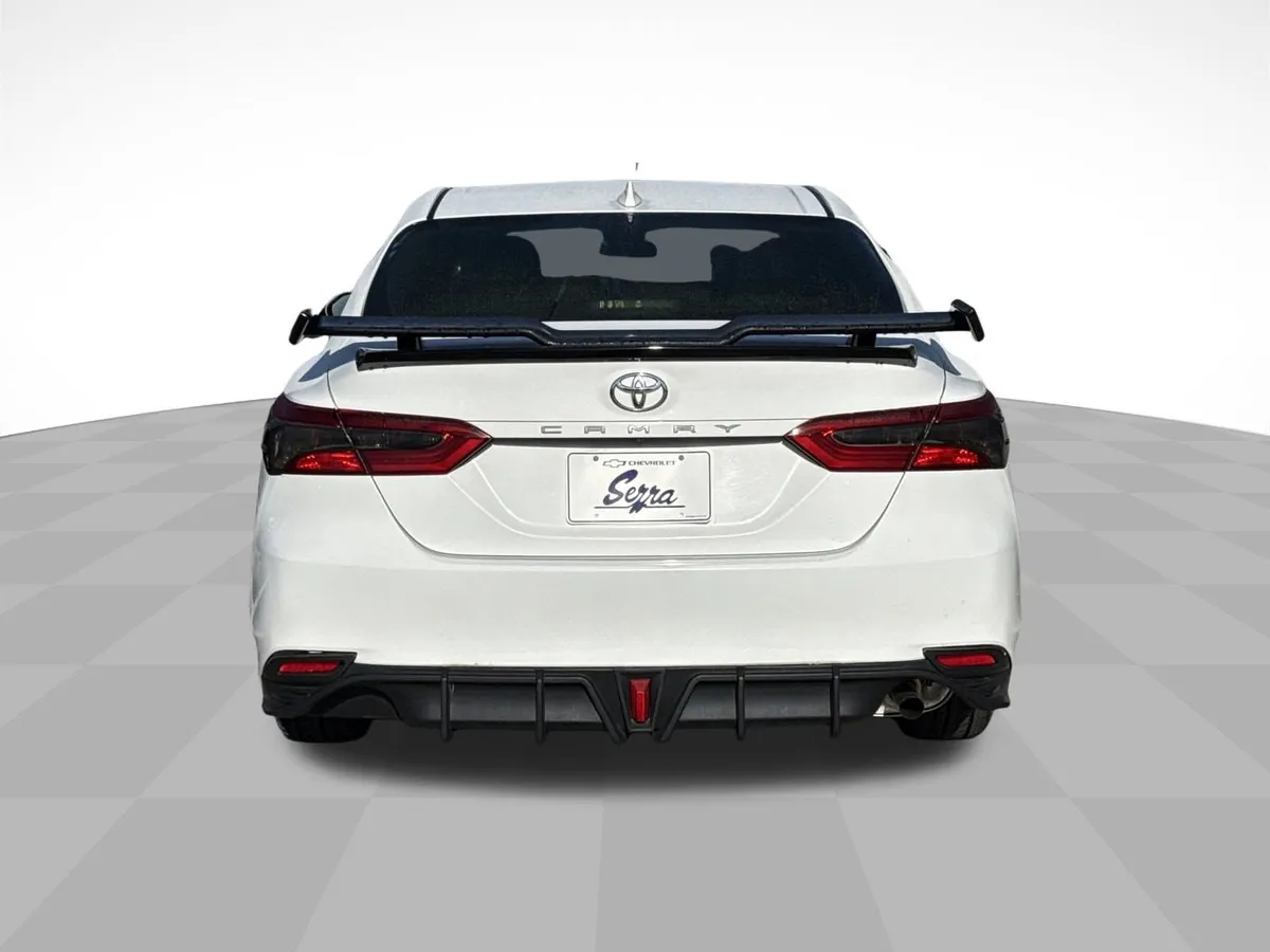 2020 Toyota Camry LE thumbnail 9