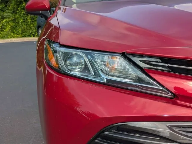 2020 Toyota Camry LE thumbnail 10