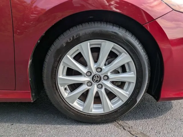 2020 Toyota Camry LE thumbnail 11
