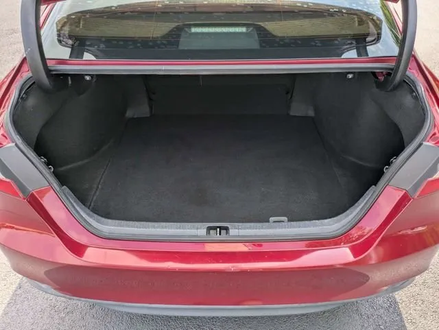 2020 Toyota Camry LE thumbnail 13