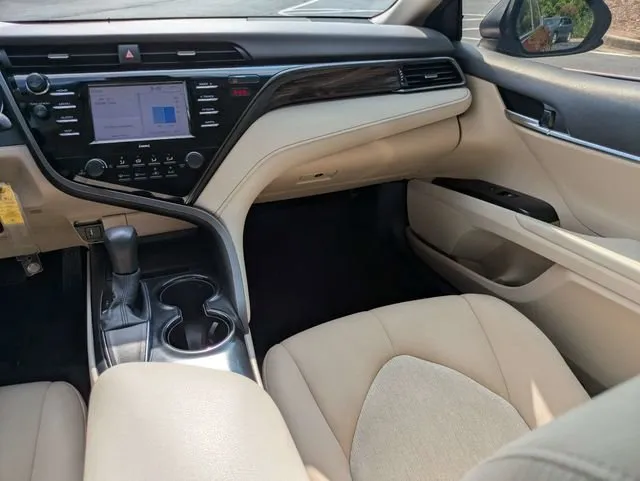 2020 Toyota Camry LE thumbnail 17