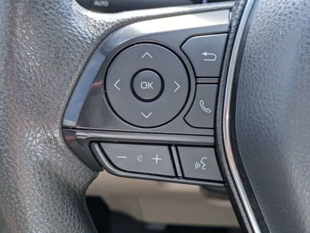 2020 Toyota Camry LE thumbnail 24