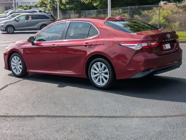 2020 Toyota Camry LE thumbnail 6