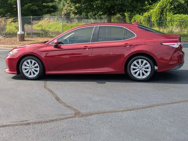 2020 Toyota Camry LE thumbnail 7