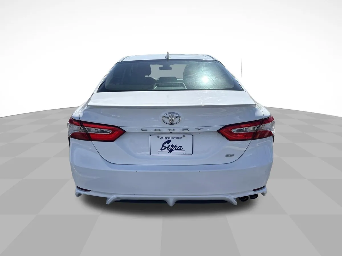 2020 Toyota Camry SE thumbnail 8
