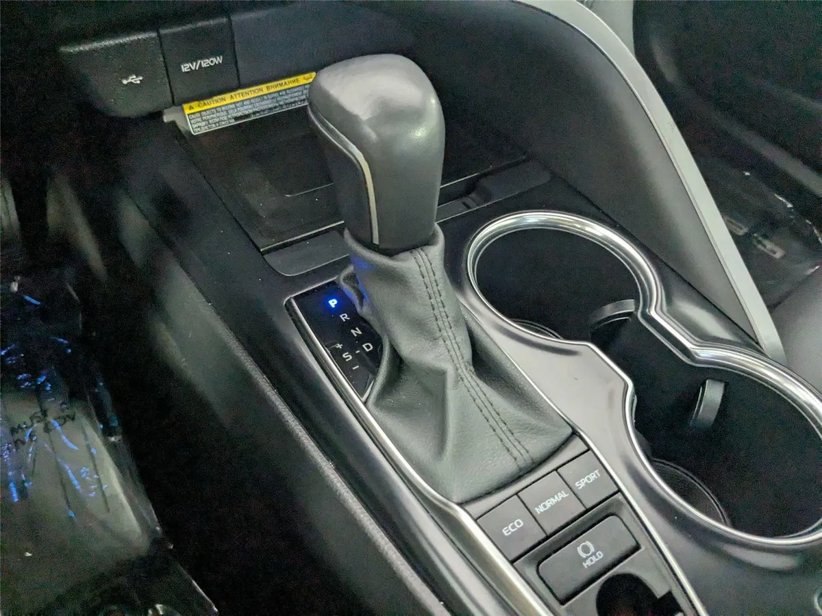 2020 Toyota Camry XSE thumbnail 28