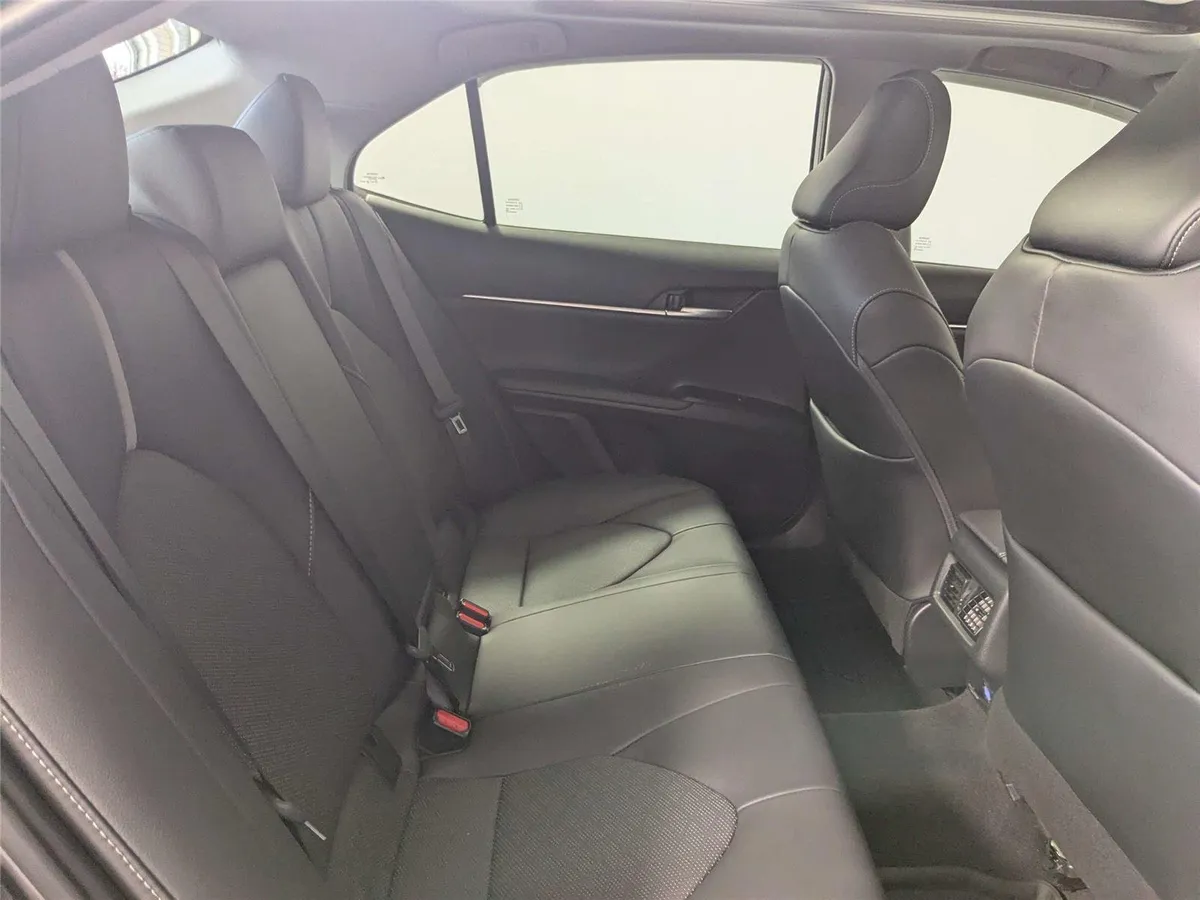 2020 Toyota Camry XSE thumbnail 30