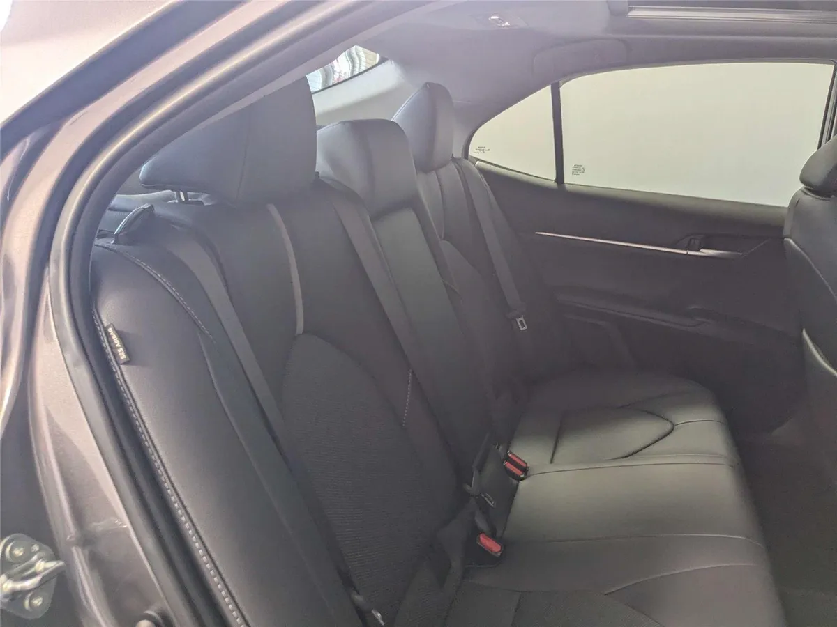 2020 Toyota Camry XSE thumbnail 31