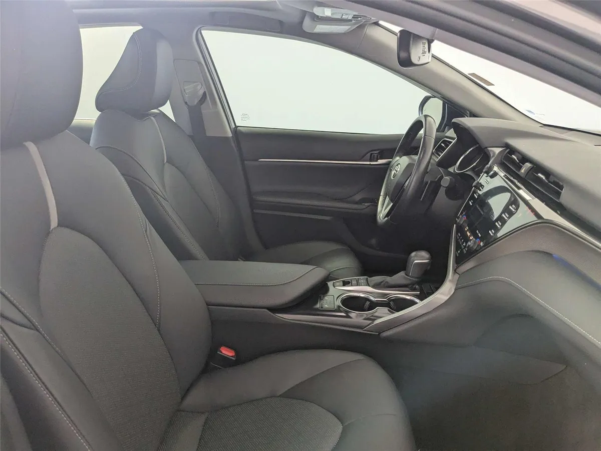 2020 Toyota Camry XSE thumbnail 34