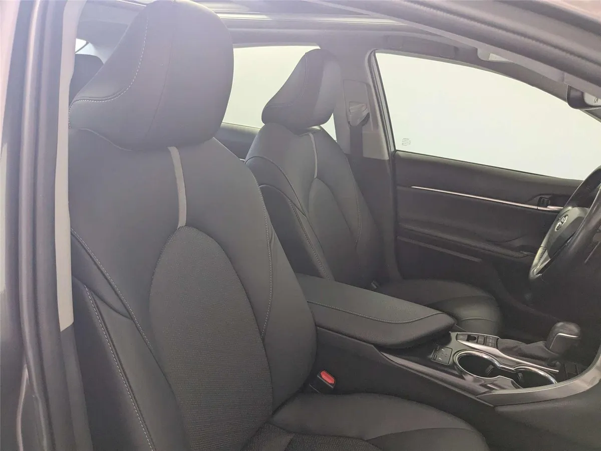 2020 Toyota Camry XSE thumbnail 35