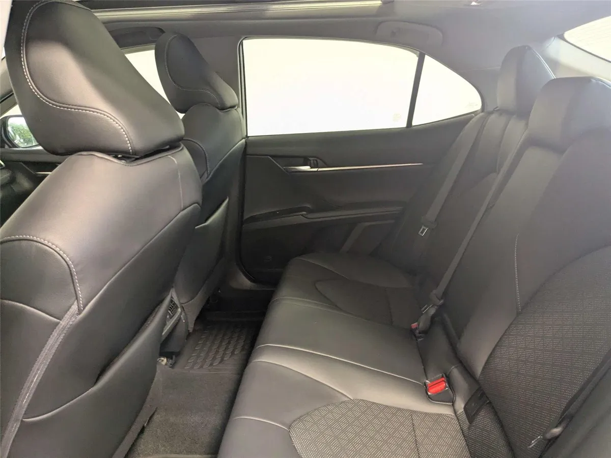 2020 Toyota Camry XSE thumbnail 38