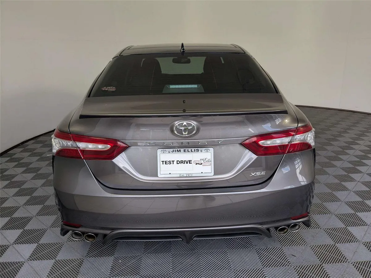 2020 Toyota Camry XSE thumbnail 7