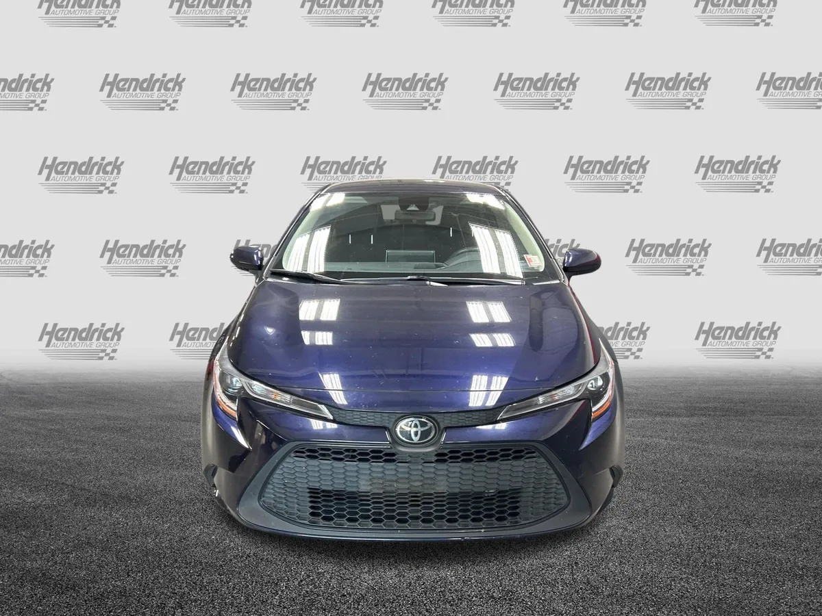 2020 Toyota Corolla LE thumbnail 3