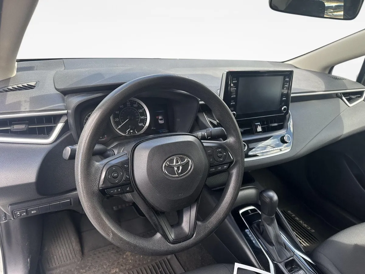 2020 Toyota Corolla LE thumbnail 10