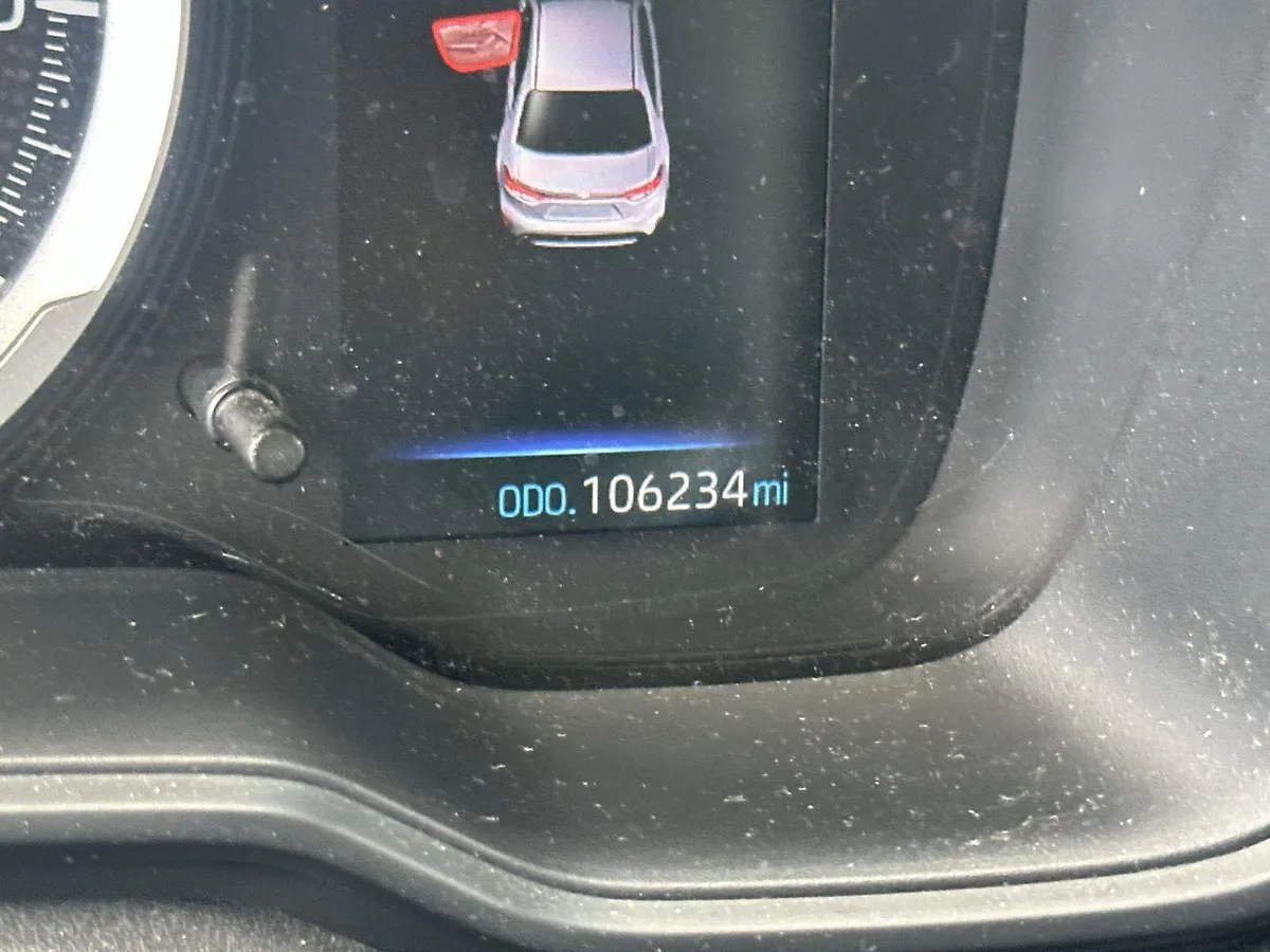 2020 Toyota Corolla LE thumbnail 13