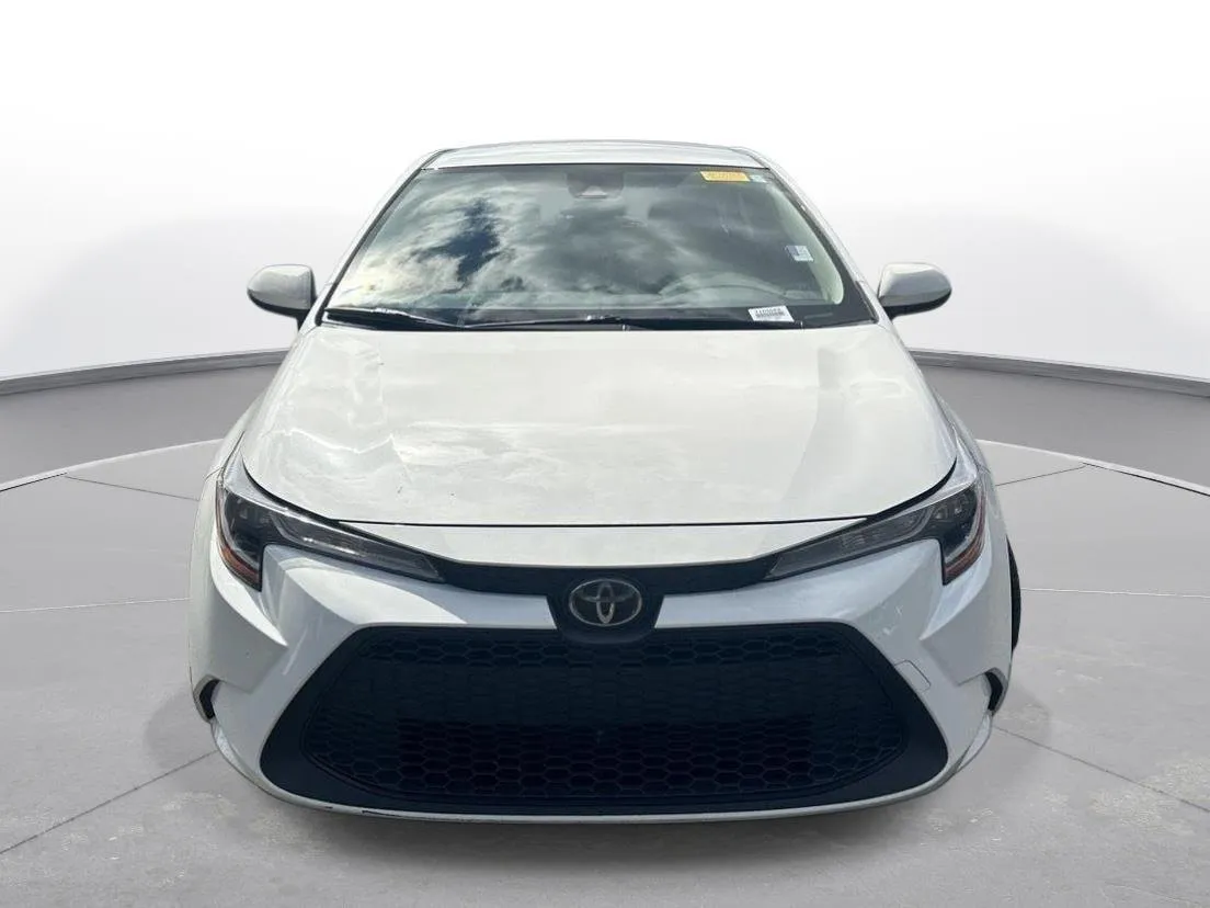 2020 Toyota Corolla LE thumbnail 3