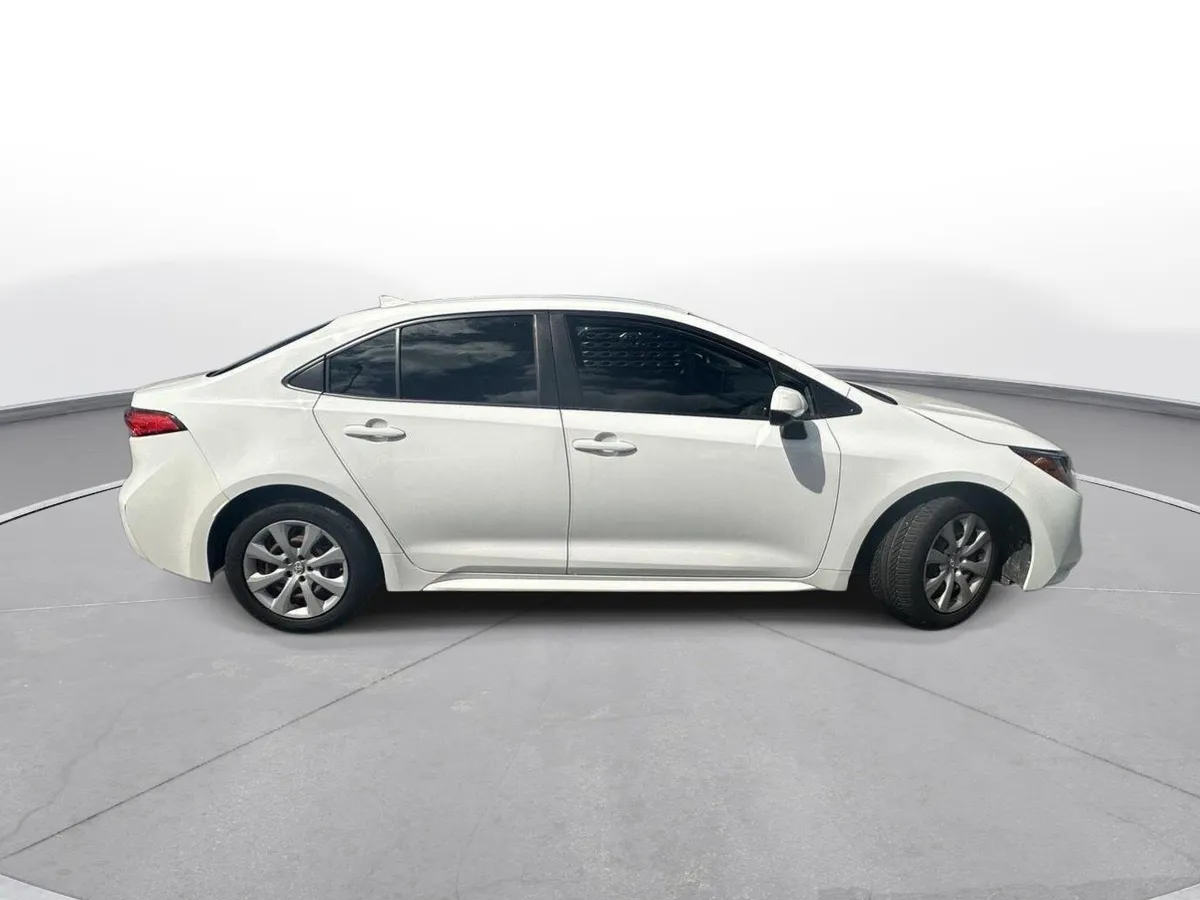 2020 Toyota Corolla LE thumbnail 5