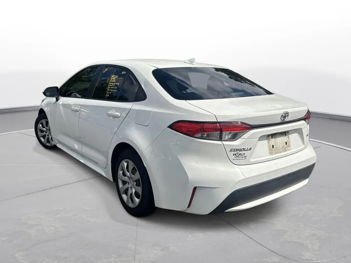 2020 Toyota Corolla LE thumbnail 8