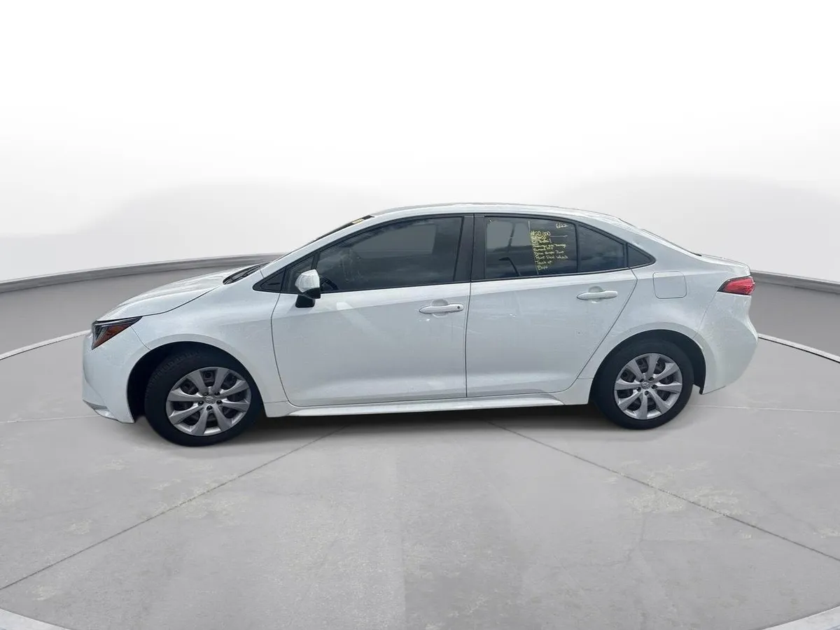 2020 Toyota Corolla LE thumbnail 9