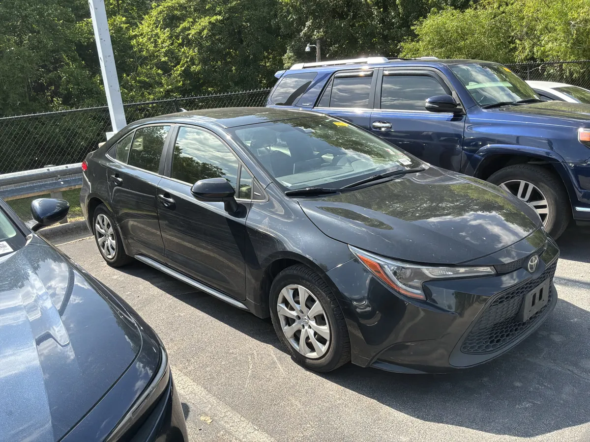 2020 Toyota Corolla LE thumbnail 4