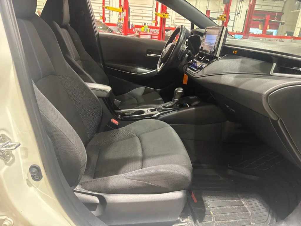 2020 Toyota Corolla SE thumbnail 2