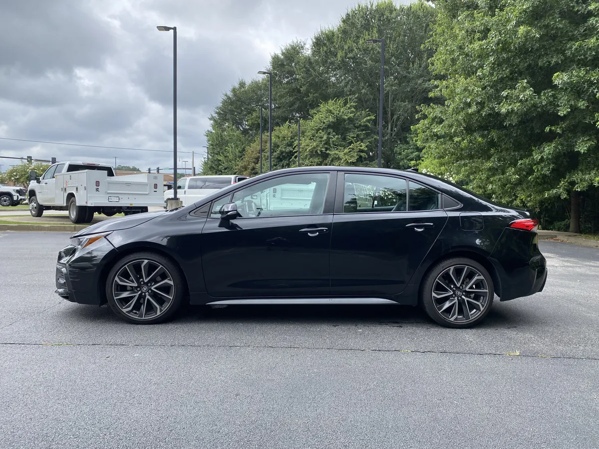 2020 Toyota Corolla SE thumbnail 5