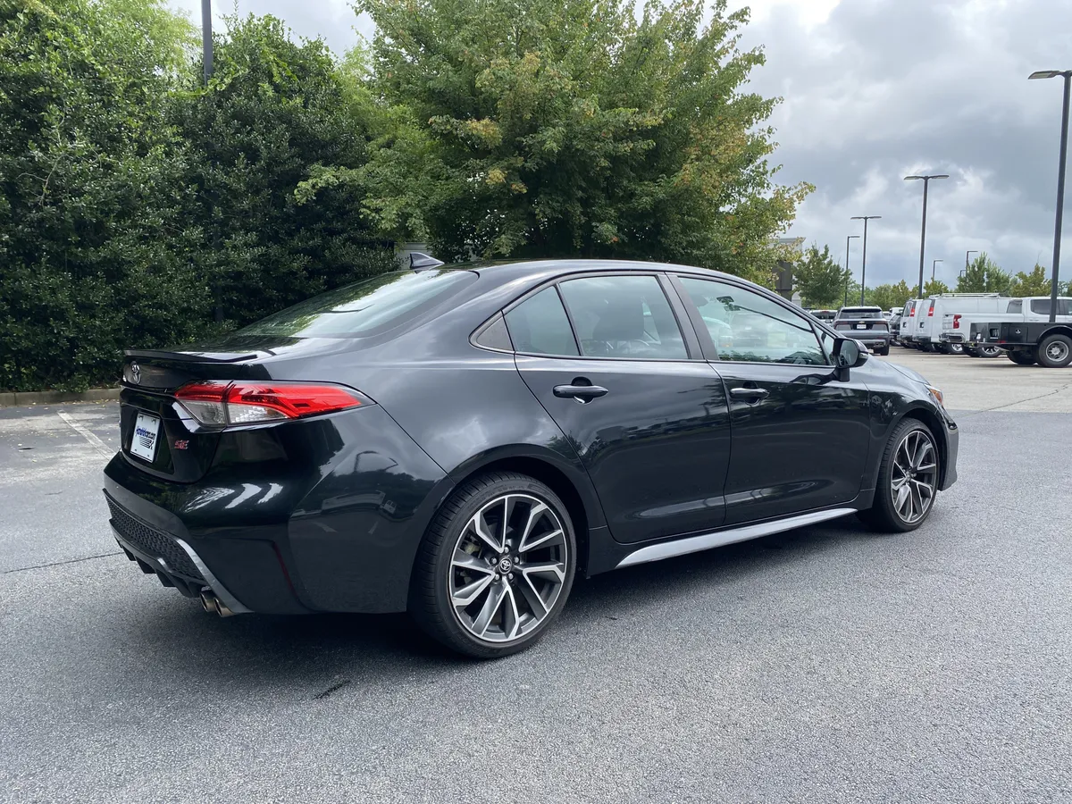 2020 Toyota Corolla SE thumbnail 8