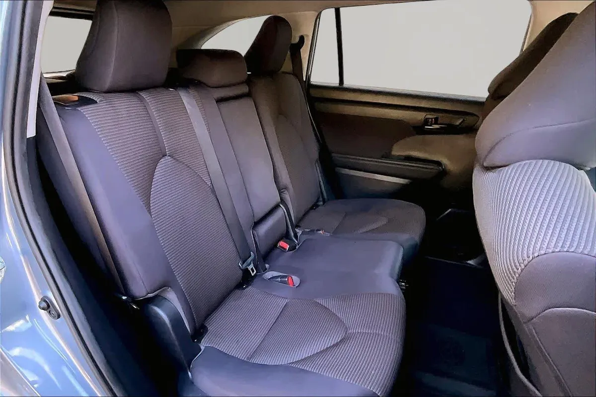 2020 Toyota Highlander Hybrid LE thumbnail 20