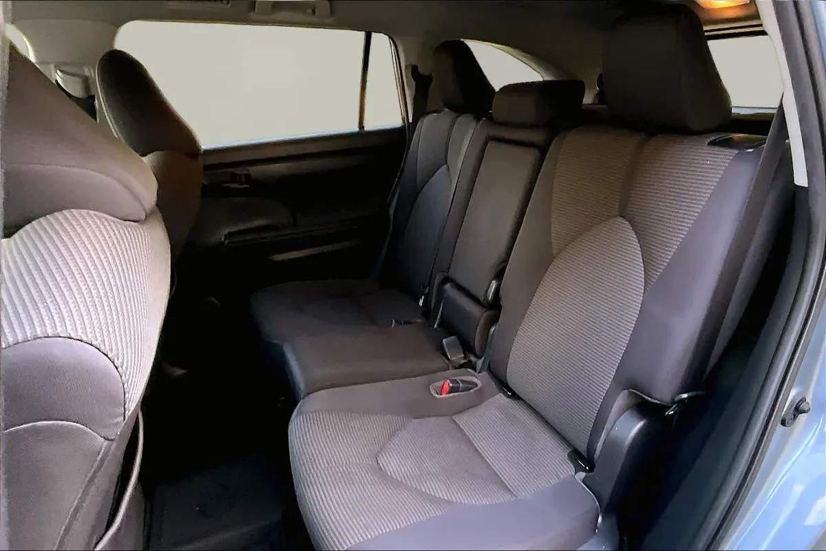 2020 Toyota Highlander Hybrid LE thumbnail 21